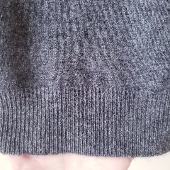 Cashmere Boutique Gray Crewneck Sweater - Picture 6 of 13